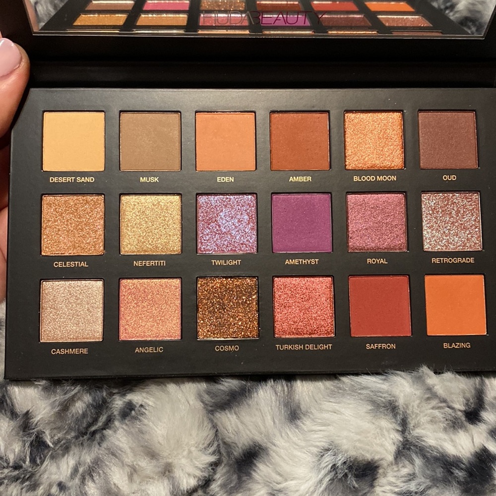 Huda Beauty Desert Dusk Palette